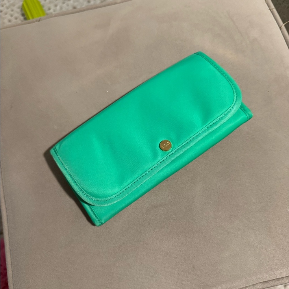 🥑 Stoney Clover Lane Trifold Wallet Avocado